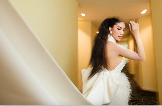 Hoa hậu hàng không Loan Vương khoe nhan sắc rạng ngời - Ảnh 2.