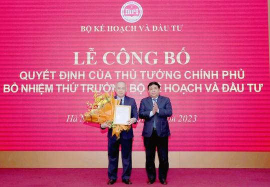 Trao quyết định bổ nhiệm Thứ trưởng Bộ Kế hoạch và Đầu tư - Ảnh 1.