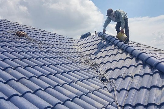 Những vật liệu lợp mái nhà được ưa chuộng năm 2023 - Ảnh 4.