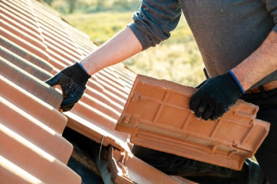 Những vật liệu lợp mái nhà được ưa chuộng năm 2023 - Ảnh 1.
