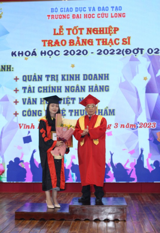 Trường ĐH Cửu Long đã đào tạo hơn 800 thạc sĩ - Ảnh 4.