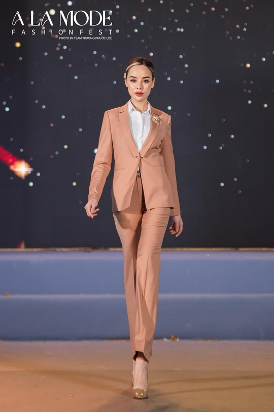 Mon Amie Fashion Show với bộ sưu tập mới nhất “Business Suit Collection 2023” - Ảnh 4.