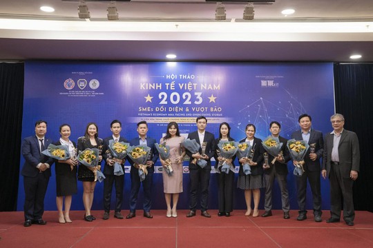 Mon Amie Veston tài trợ Vàng Hội thảo: Kinh tế Việt Nam 2023: SMEs Đối diện & Vượt bão - Ảnh 2.