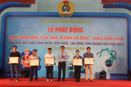 Khánh Hòa phát động Tháng Công nhân - Ảnh 1.