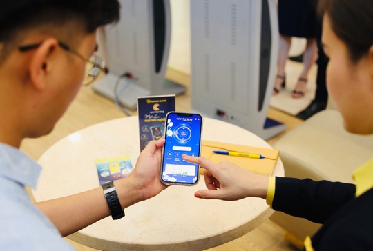 Giao dịch ngân hàng liền mạch kể cả dịp lễ Tết - Ảnh 2.