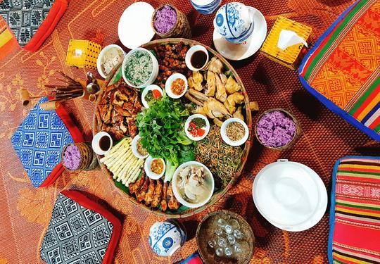 Các điểm du lịch cộng đồng ở xứ Thanh tấp nập khách - Ảnh 5.