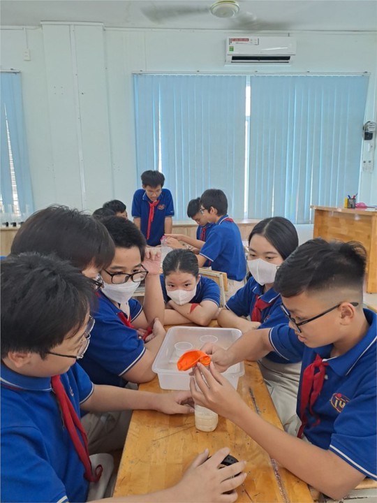 Trường THCS Trần Quốc Toản 1 (TP Thủ Đức) thực hiện khảo sát vào lớp 6 - Ảnh 1.