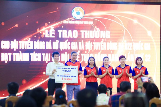 Đội tuyển bóng đá nữ nhận 5,6 tỉ đồng sau kỳ tích 4 lần liên tiếp vô địch SEA Games - Ảnh 4.