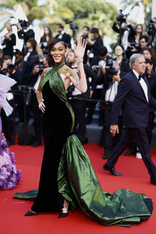Dàn siêu sao mừng phim Trần Anh Hùng tại Cannes - Ảnh 10.