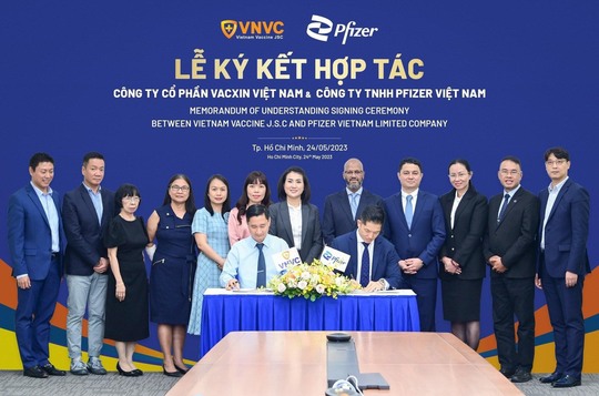 Pfizer Việt Nam ký kết hợp tác với VNVC - Ảnh 1.