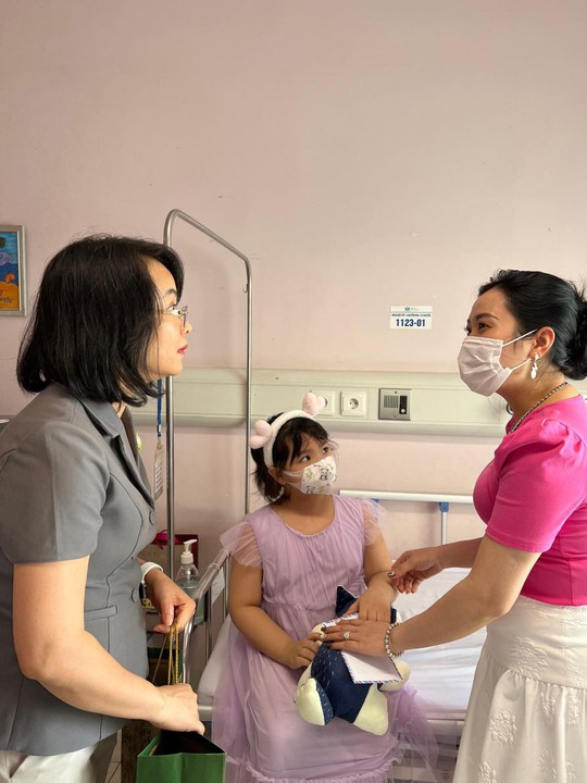 Thanh Lam - Tùng Dương đầy máu lửa diễn cho các bệnh nhi - Ảnh 8.
