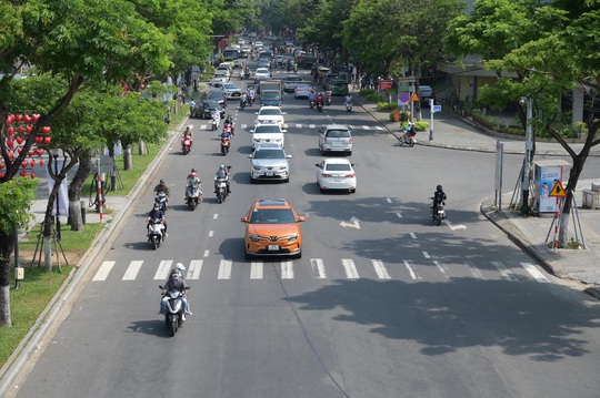 Màn diễu hành khuấy động đường phố Đà Nẵng của dàn ôtô điện VinFast - Ảnh 3.