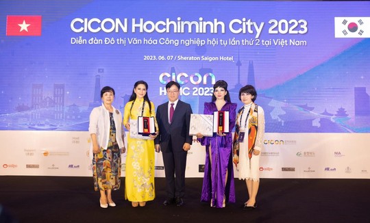 NTK Quỳnh Paris: Đại sứ ngành thời trang Việt Nam tại Cicon HCM City 2023 - Ảnh 7.