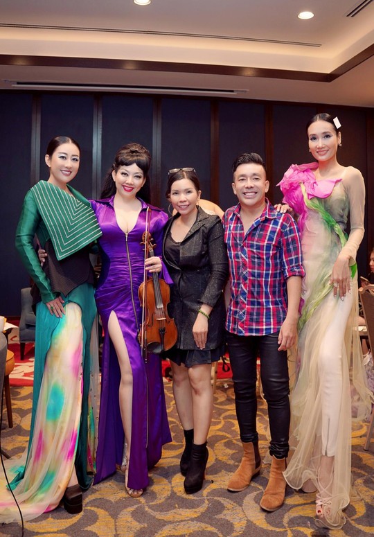 NTK Quỳnh Paris: Đại sứ ngành thời trang Việt Nam tại Cicon HCM City 2023 - Ảnh 8.