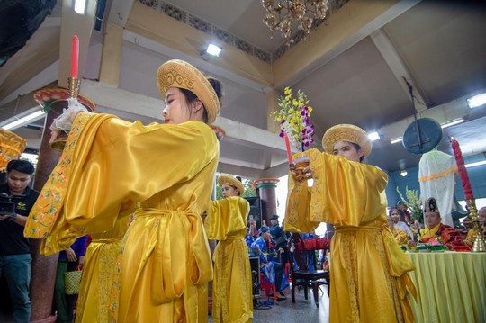 Lễ vía Bà Linh Sơn Thánh Mẫu 2023 được tổ chức trang trọng tại hệ thống chùa Bà Tây Ninh - Ảnh 2.