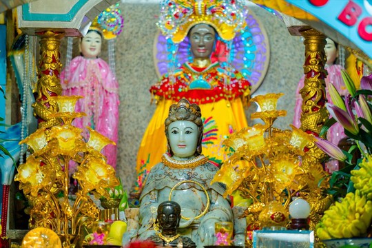 Lễ vía Bà Linh Sơn Thánh Mẫu 2023 được tổ chức trang trọng tại hệ thống chùa Bà Tây Ninh - Ảnh 3.