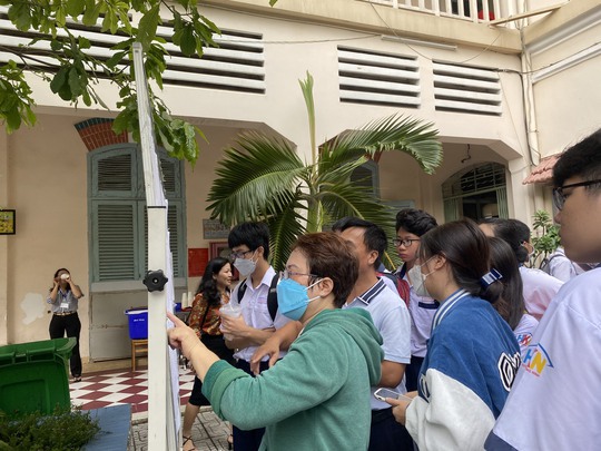 TP HCM: Thí sinh làm thủ tục dự thi lớp 10 - Ảnh 8.