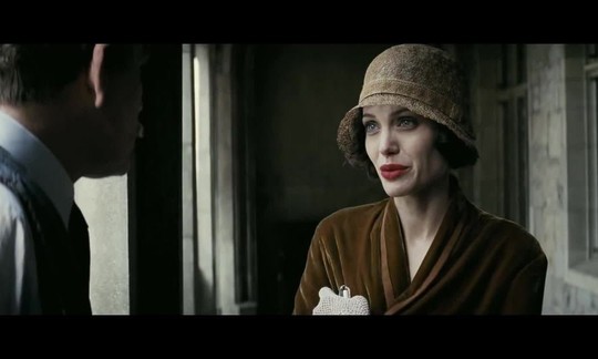 (r) Angelina Jolie: tài năng tỏa sáng, tình duyên lận đận - Ảnh 6.