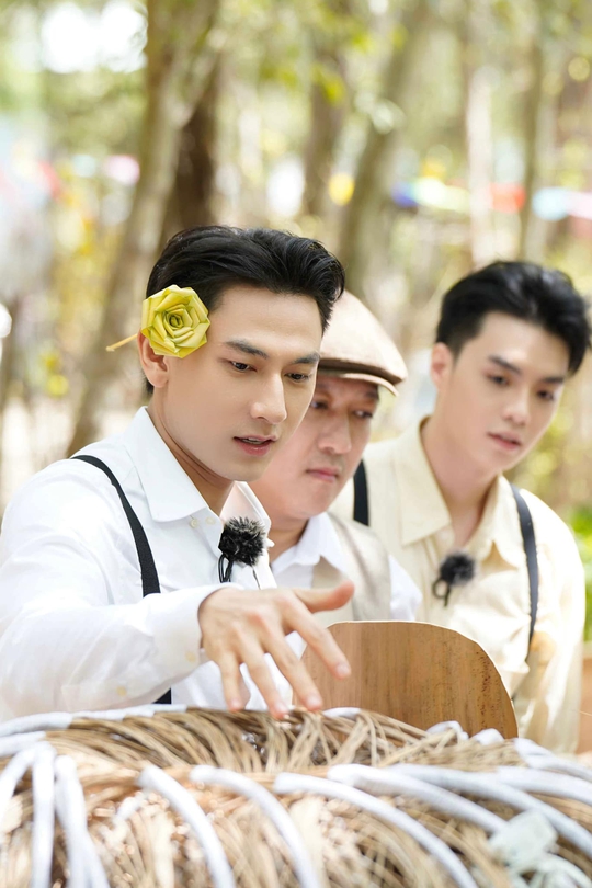 Lâm Vỹ Dạ, Lâm Hùng, Isaac hát diễn cải lương được khen - Ảnh 7.