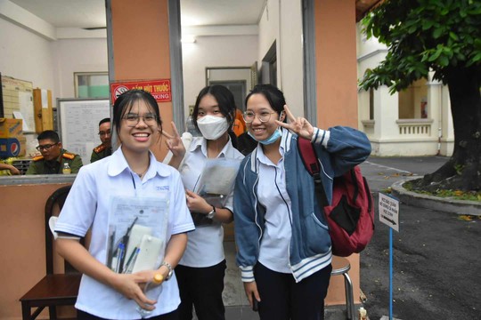 Các trường ĐH công bố điểm sàn xét tuyển - Ảnh 1.