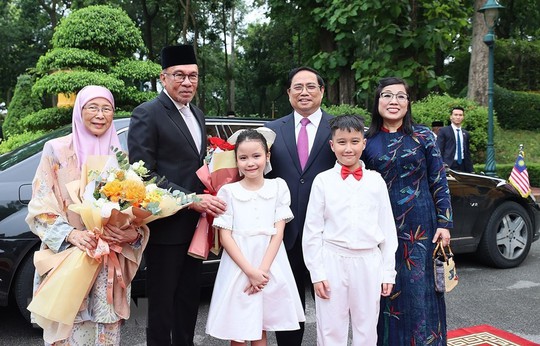 Thủ tướng Phạm Minh Chính đón, hội đàm với Thủ tướng Malaysia - Ảnh 4.
