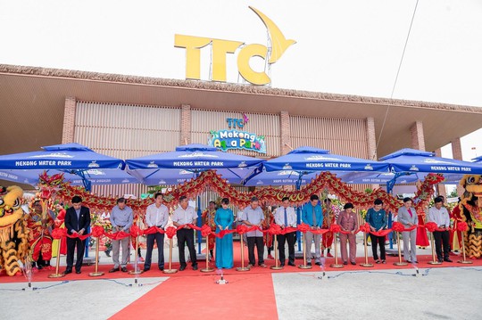 TTC Mekong Aqua Park - công viên nước đầu tiên tại Bến Tre đi vào hoạt động - Ảnh 1.