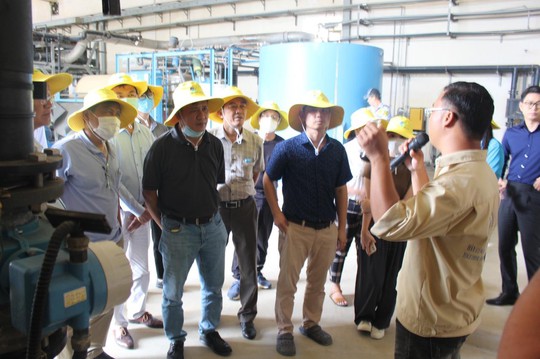 Đoàn bác sĩ Chuyên khoa II tham quan Qui trình xử lý chất thải rắn tại VWS - Ảnh 3.