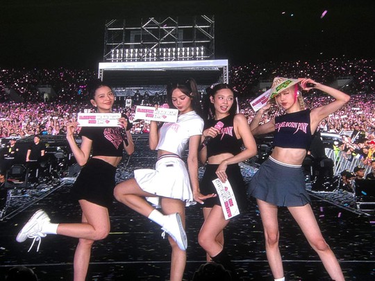 Blackpink nhảy “See tình” của Hoàng Thùy Linh tại Mỹ Đình - Ảnh 15.
