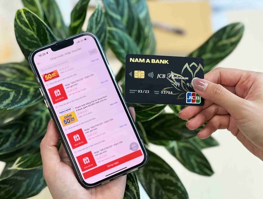 Nam A Bank ghi dấu ấn tiên phong trong các sản phẩm thẻ - Ảnh 2.