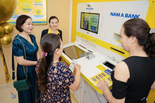 ONEBANK by Nam A Bank chạm mốc 100 điểm giao dịch số trên toàn quốc - Ảnh 1.