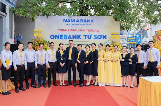 ONEBANK by Nam A Bank chạm mốc 100 điểm giao dịch số trên toàn quốc - Ảnh 2.