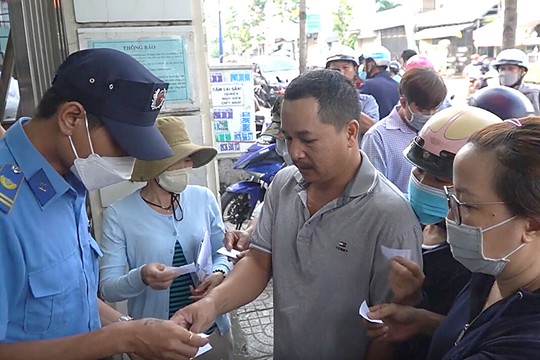 HẠN CHẾ RÚT BHXH MỘT LẦN: Phải bảo đảm nguyên tắc đóng - hưởng - Ảnh 1.