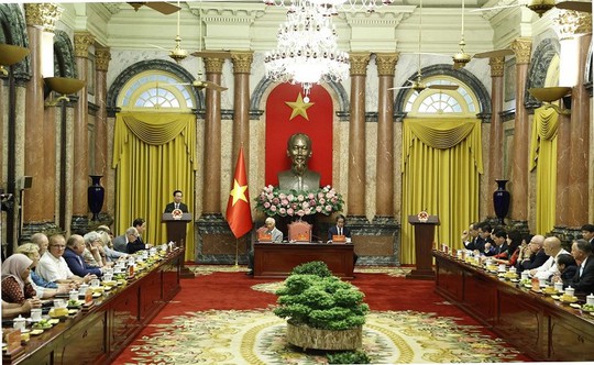 Chủ tịch nước Võ Văn Thưởng gặp các nhà khoa học quốc tế và Việt Nam - Ảnh 7.