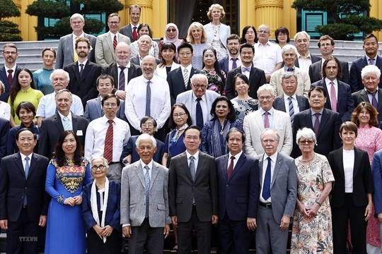 Chủ tịch nước Võ Văn Thưởng gặp các nhà khoa học quốc tế và Việt Nam - Ảnh 4.