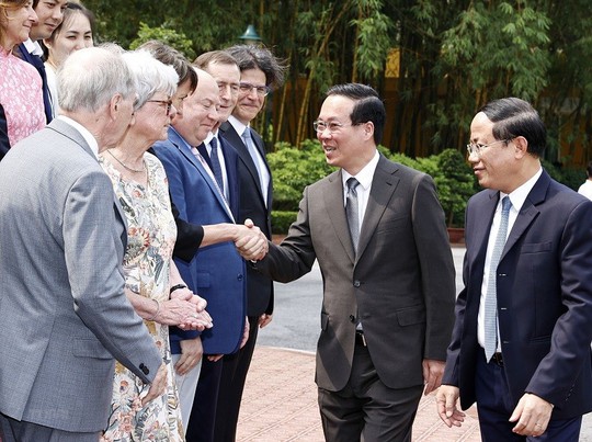 Chủ tịch nước Võ Văn Thưởng gặp các nhà khoa học quốc tế và Việt Nam - Ảnh 2.