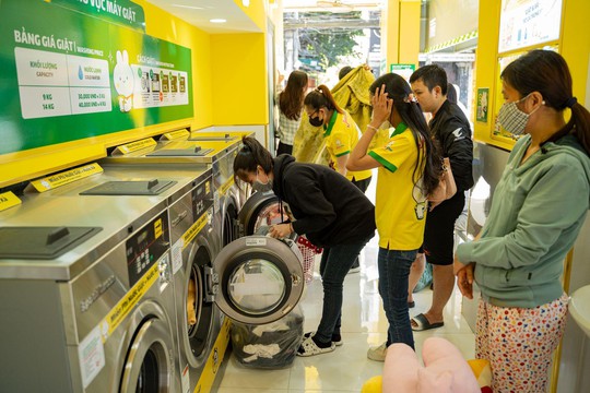 Masan đồng loạt khai trương nhiều cửa hàng tự giặt sấy đầu tiên tại Việt Nam - Joins Pro - Ảnh 3.