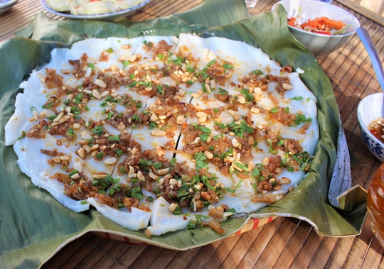 Ăn bánh đúc củ trút, nhớ cha mẹ - Ảnh 1.