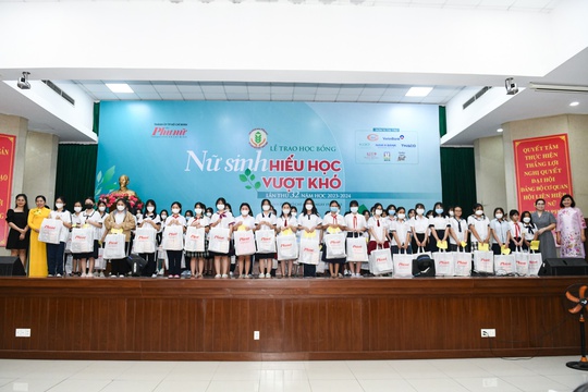 Him Lam Land chung tay ủng hộ Quỹ học bổng “Nữ sinh hiếu học vượt khó” - Ảnh 1.