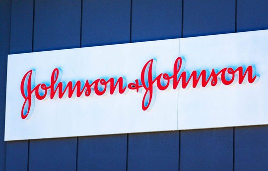 Johnson & Johnson báo cáo thu nhập quý 2 năm 2023 - Ảnh 1.