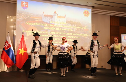 Người Việt được công nhận là dân tộc thiểu số Slovakia - Ảnh 8.