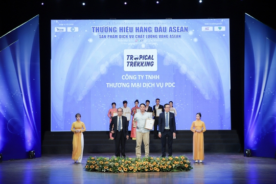 Tropical Trekking nhận giải tại Thương hiệu hàng đầu ASEAN 2023 - Ảnh 1.