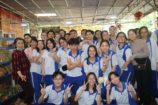 Cả lớp cùng nhau đậu ngành y, dược - Ảnh 3.