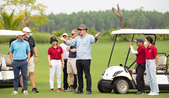 9-Sir-Nick-Faldo-khao-sat-san