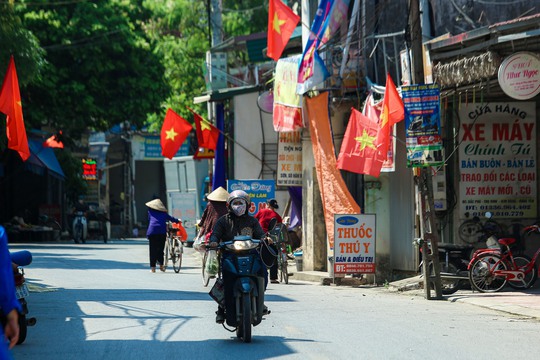 Báo Người Lao Động tặng 5.000 lá cờ Tổ quốc cho Tỉnh Đoàn Hưng Yên - Ảnh 6.