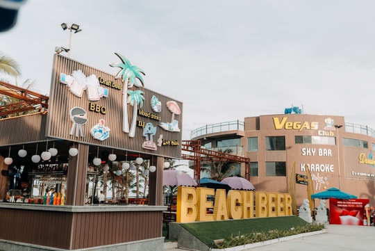 Biển Đà Nẵng: Rực rỡ sắc màu khu vui chơi giải trí Beach Beer - Ảnh 1.