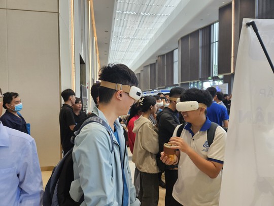 Hàng ngàn bạn trẻ tham gia Hội nghị và triển lãm công nghệ NEAR APAC 2023 - Ảnh 2.
