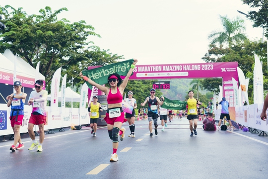 Herbalife Việt Nam đồng hành cùng giải chạy marathon tại Quảng Ninh - Ảnh 1.