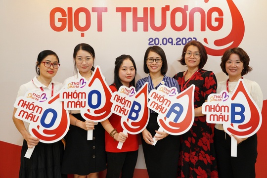 Người TNG Holdings Vietnam mang “giọt thương” gửi vào ngân hàng máu - Ảnh 1.