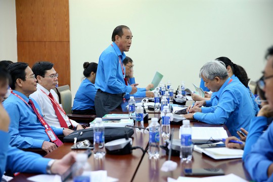 Nâng đãi ngộ để thu hút cán bộ giỏi - Ảnh 2.