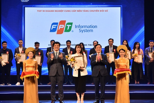 FPT giành 9 giải Top 10 doanh nghiệp CNTT Việt Nam 2023 - Ảnh 2.